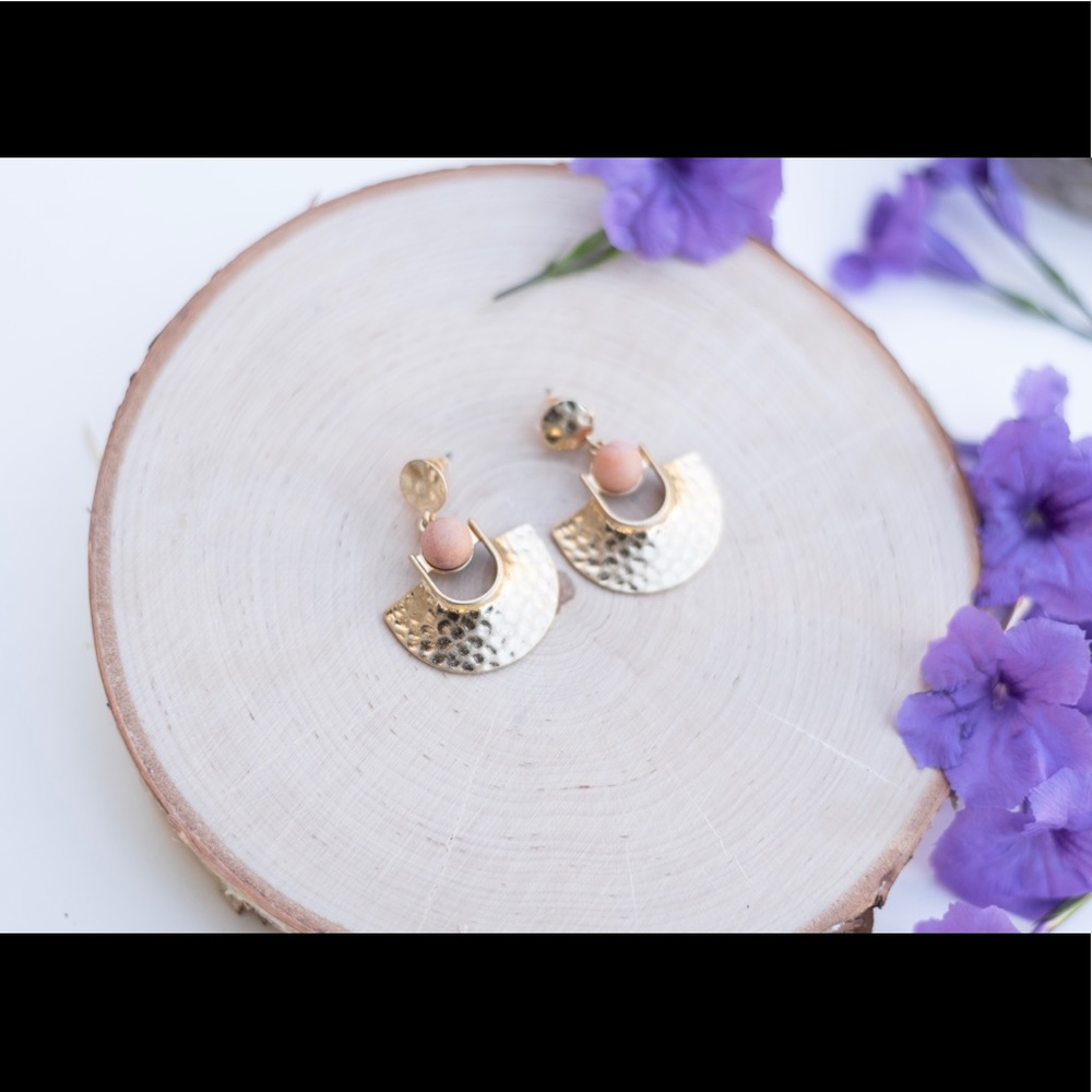 NEW! 🖤 Aura’s “Crown Me” Earrings